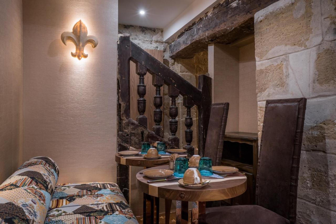 Hotel Le Temple De Jeanne à Paris Extérieur photo